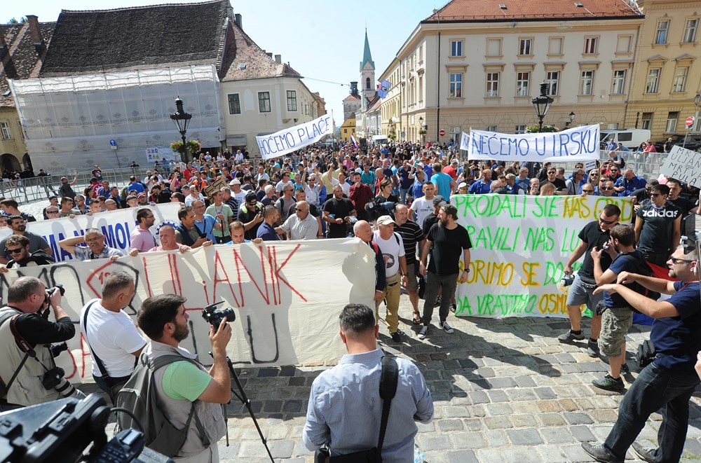 Radnici Uljanika na prosvjedu na Markovom trgu u Zagrebu (Milivoj MIJOŠEK)